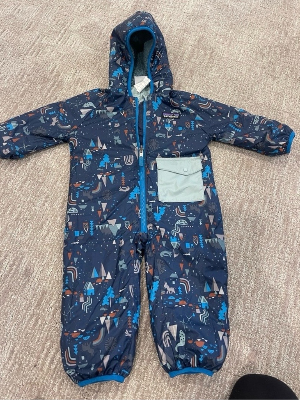Patagonia reversible Printed Kids One-Piece snowsuit 3-6 month